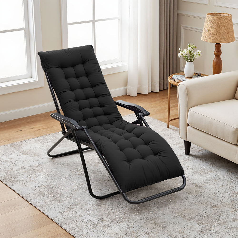 Outdoor Seat Cushion Thick Tufted Pad in Black for Garden Patio Chairs - Elegant and sturdy cushion for outdoor seating