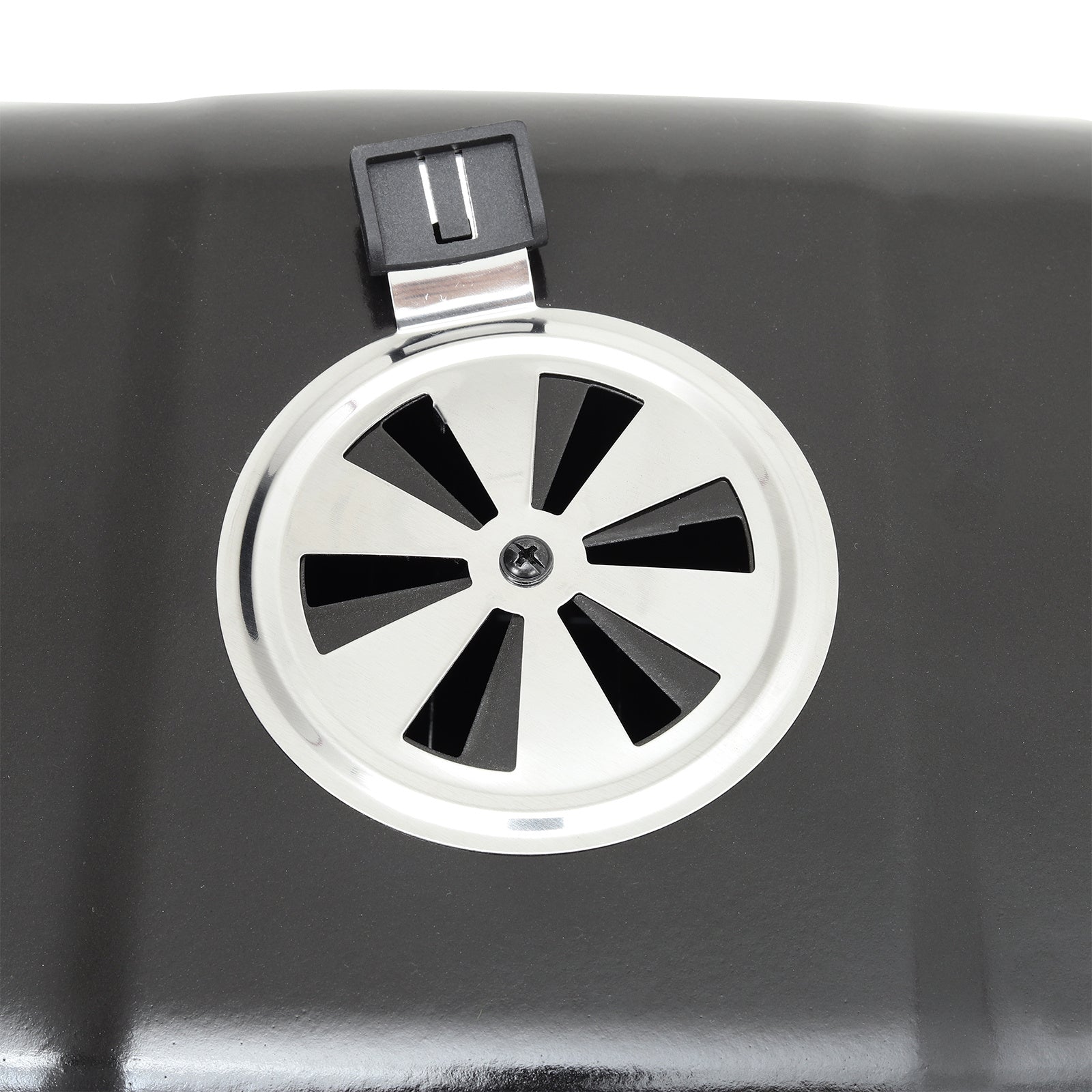 Charcoal BBQ Grill Chimney Detail – Smoke Ventilation for Consistent Heat Control